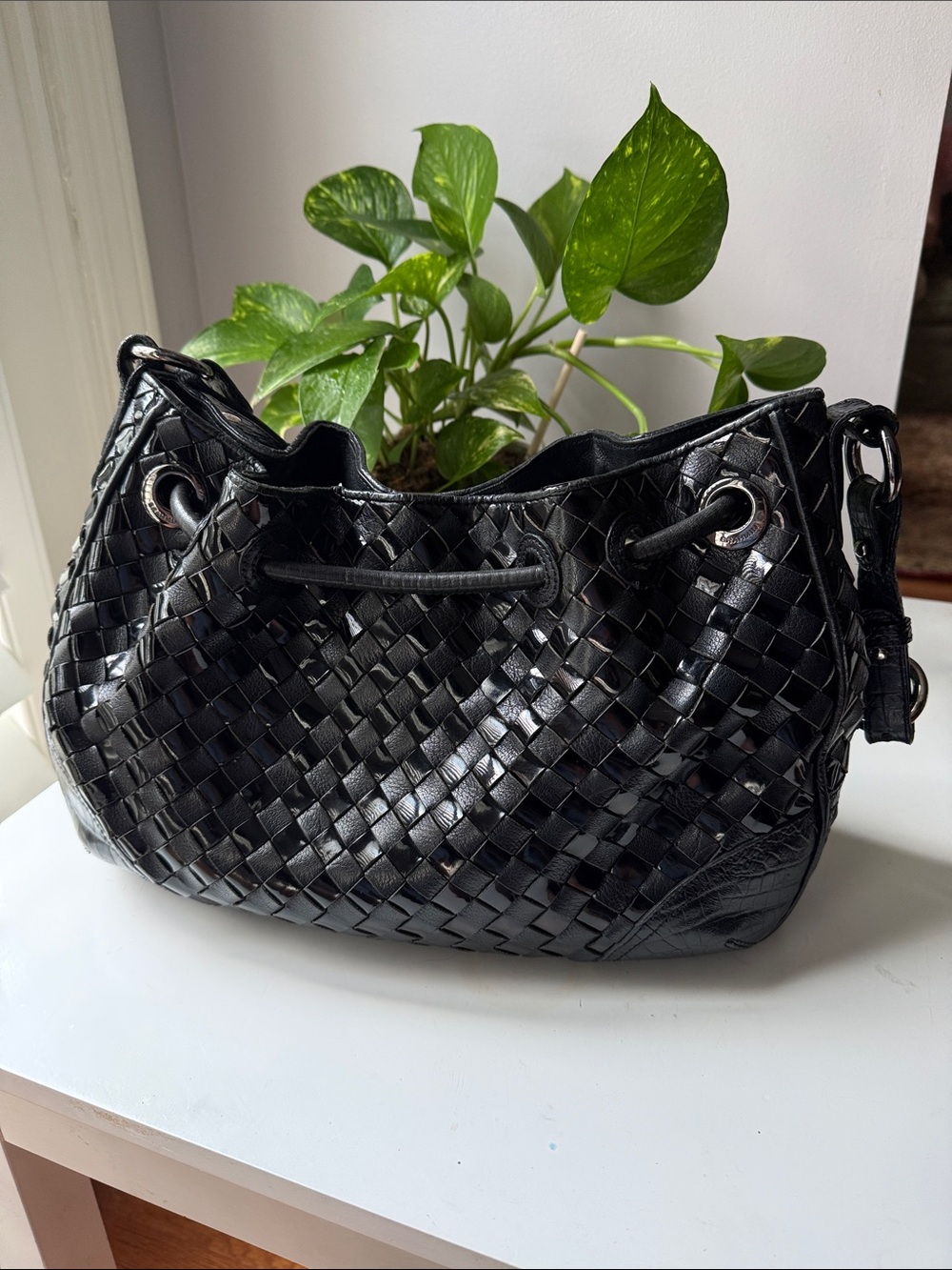 Brahmin Black Woven Leather Bucket/Drawstring Shoulder Bag - Picture 4 of 17
